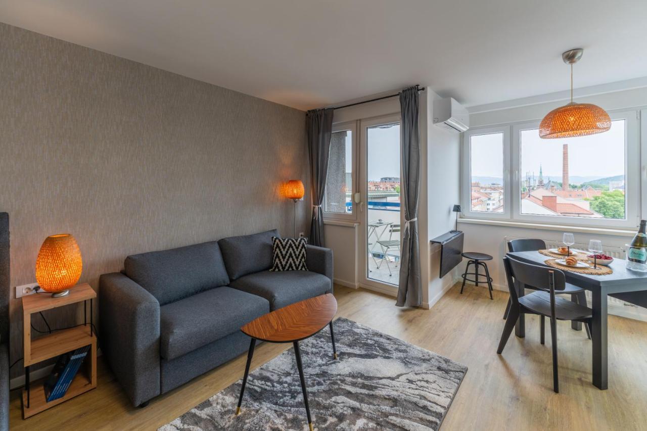 Elegant Tour As Studio Gilly With Open Views And A Balcony In The Center Laibach Exterior foto
