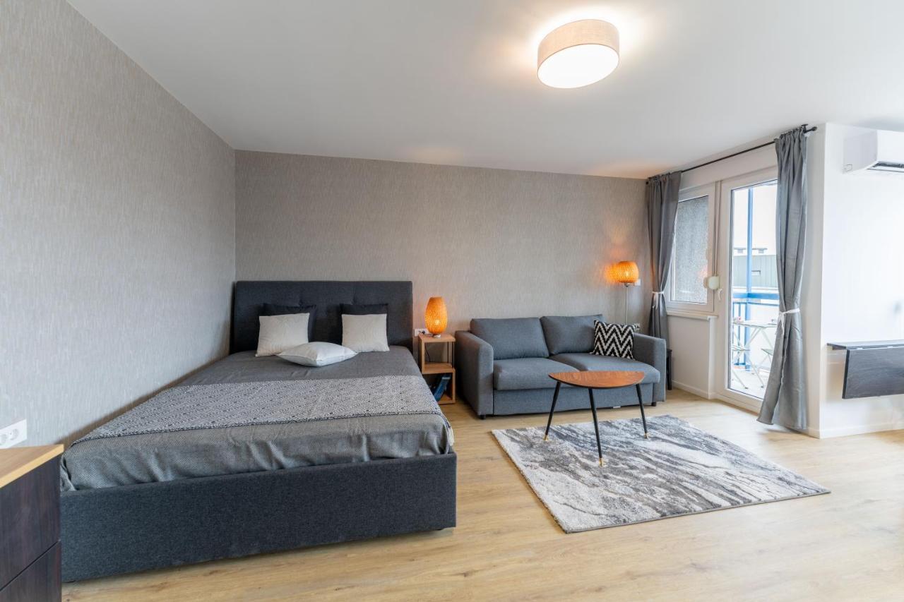 Elegant Tour As Studio Gilly With Open Views And A Balcony In The Center Laibach Exterior foto