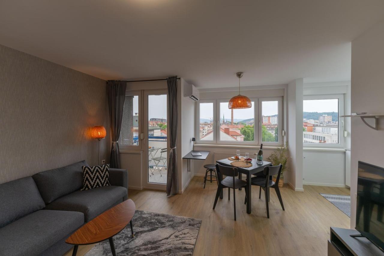 Elegant Tour As Studio Gilly With Open Views And A Balcony In The Center Laibach Exterior foto