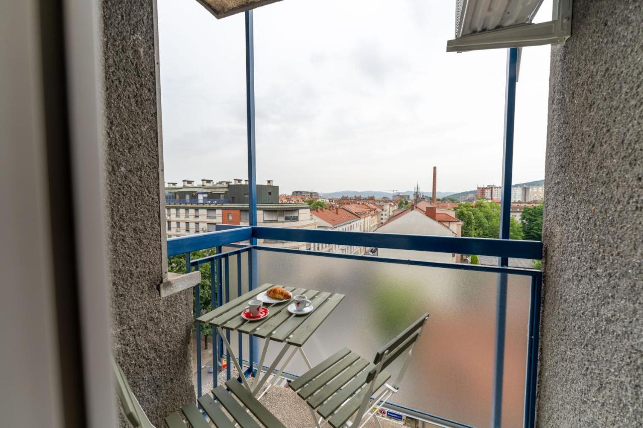 Elegant Tour As Studio Gilly With Open Views And A Balcony In The Center Laibach Exterior foto